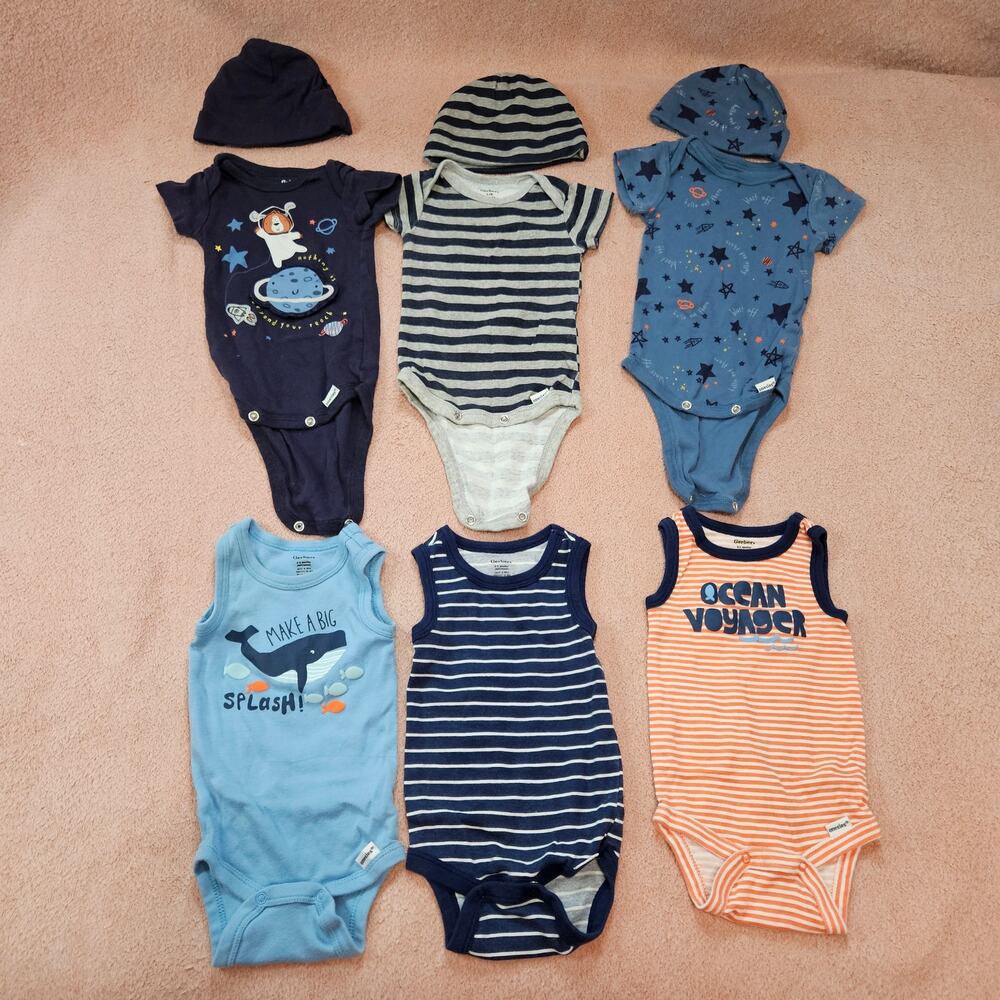 Gerber 0-3 Month onesie and hat bundle (9 items total)